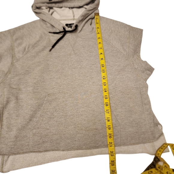 Sam Edelman Short Sleeved Boxer Hoodie - Picture 7 of 10